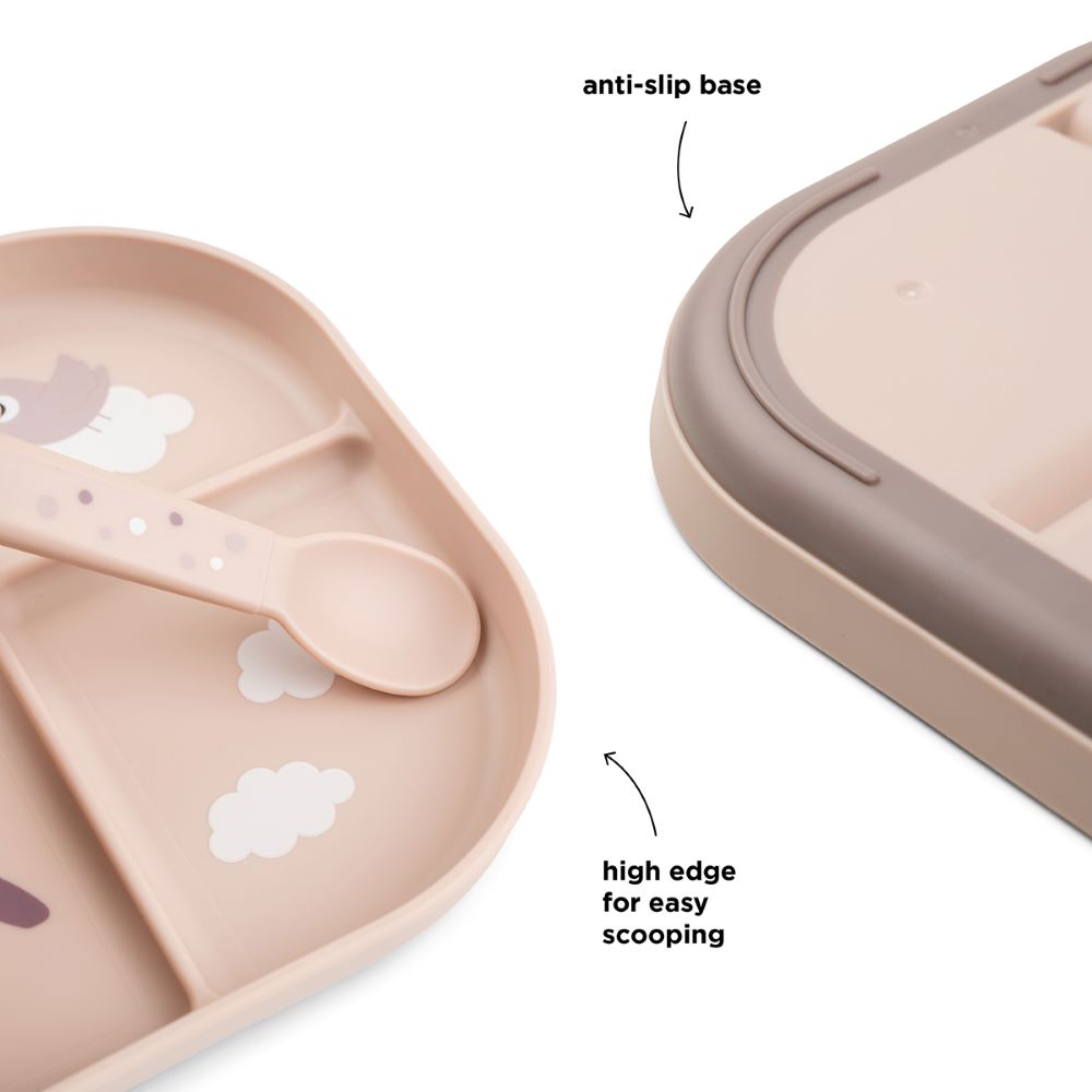 Done by Deer Foodie lautasessa on liukumaton pohja.