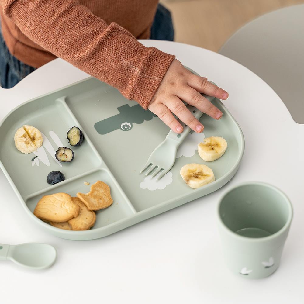 Done by Deer Foodie lasten astiat.