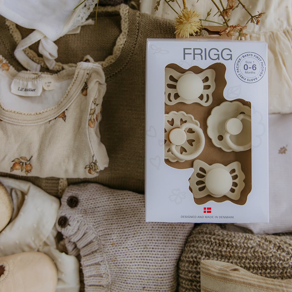 Frigg Baby's First tuttkokoelma 0-6kk cream.