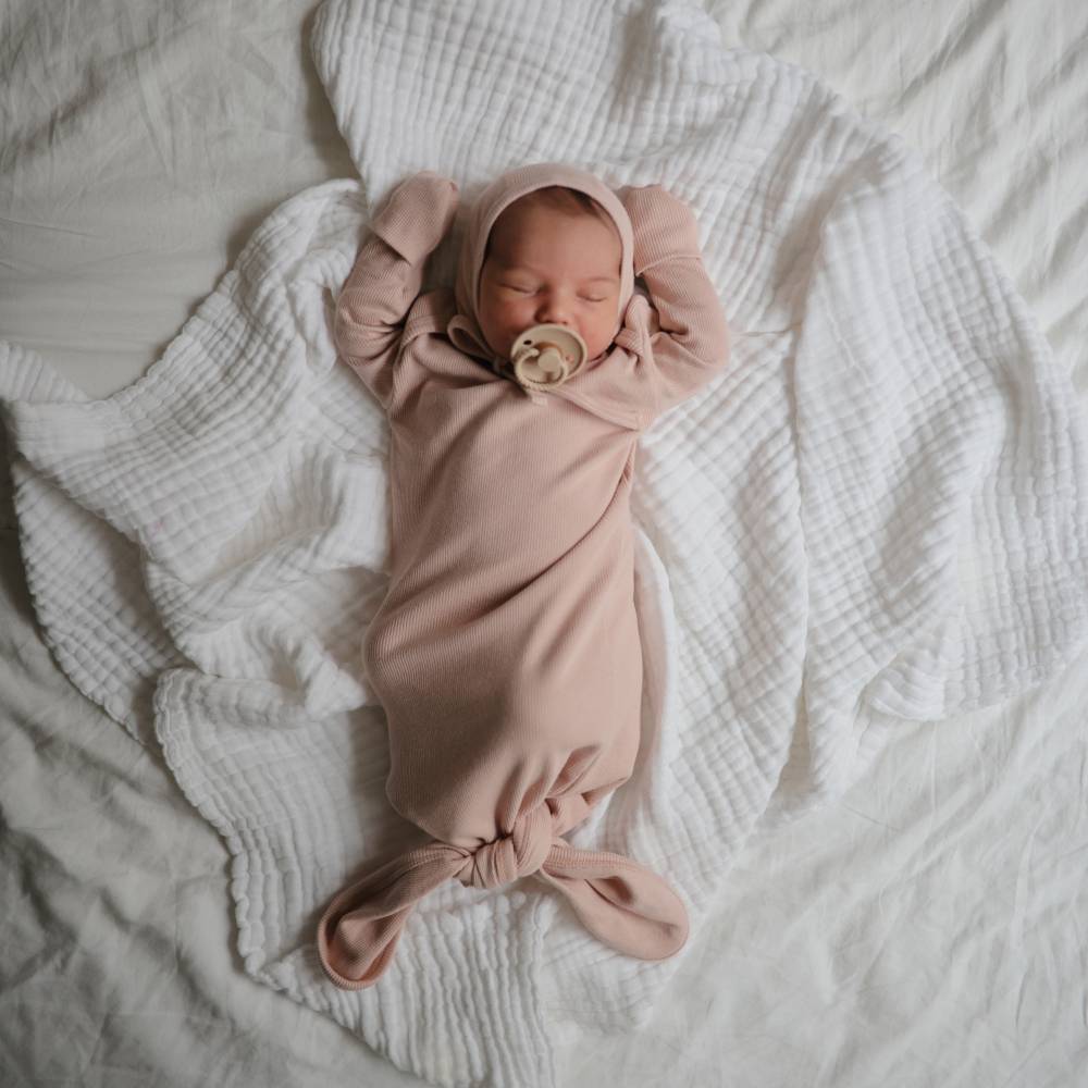 MUSHIE Vauvan yöpuku Knotted gown - Blush