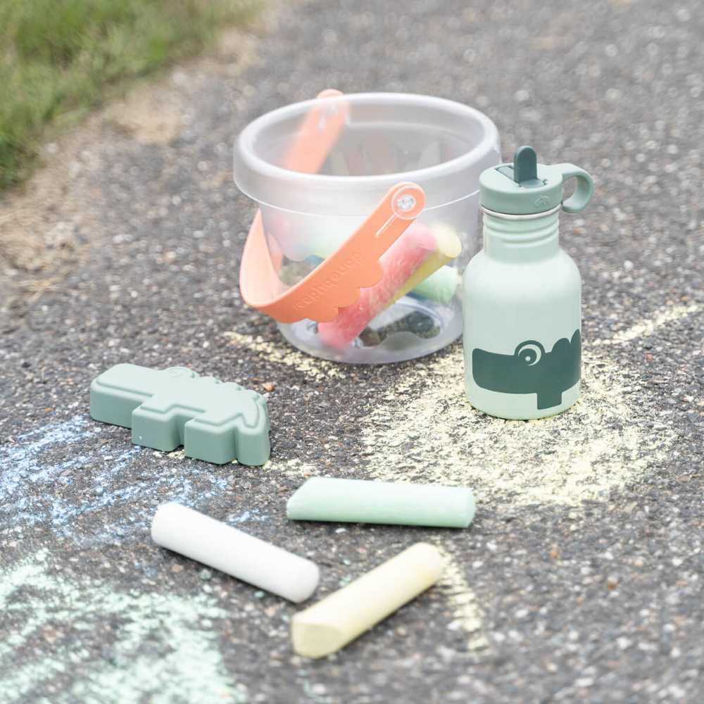 Done by Deer teräksinen pillipullo.