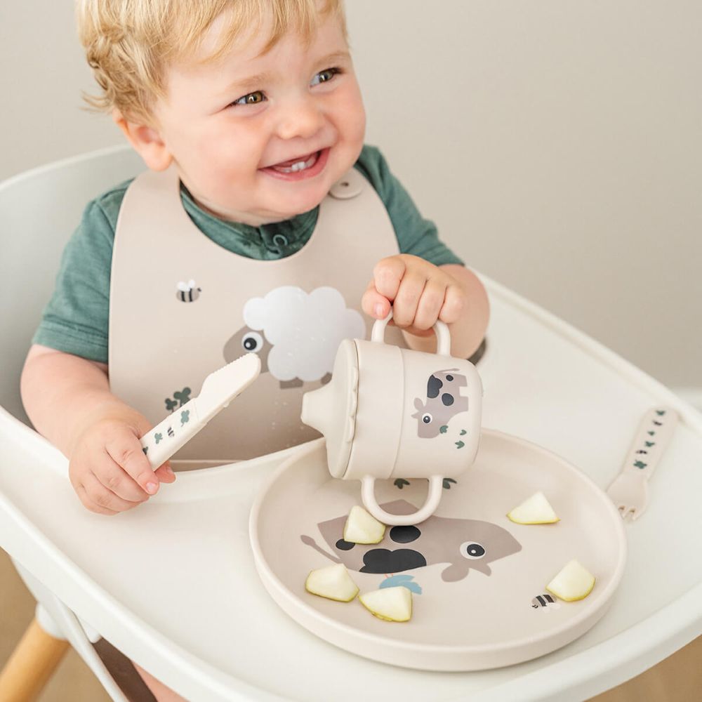 Done by Deer Foodie astiasto Tiny Farm, sand.