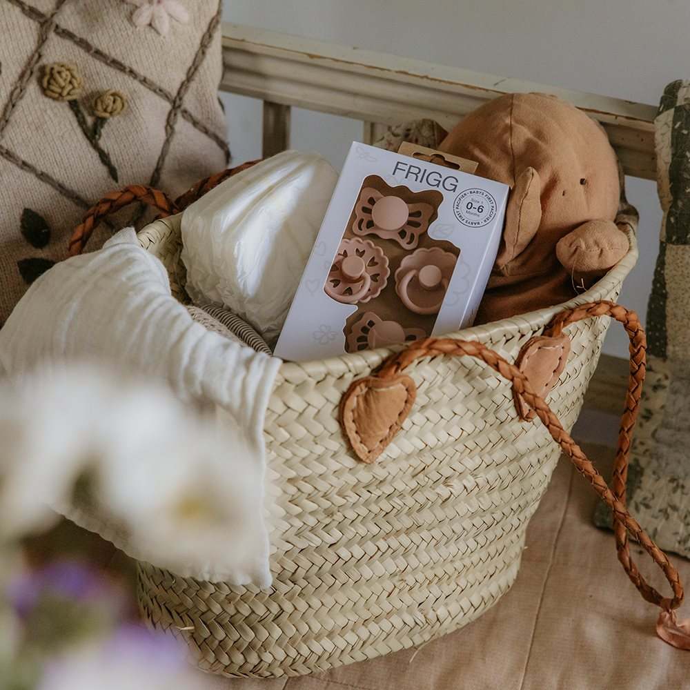 Frigg First Pacifier vauvan tuttikokoelma, blush.