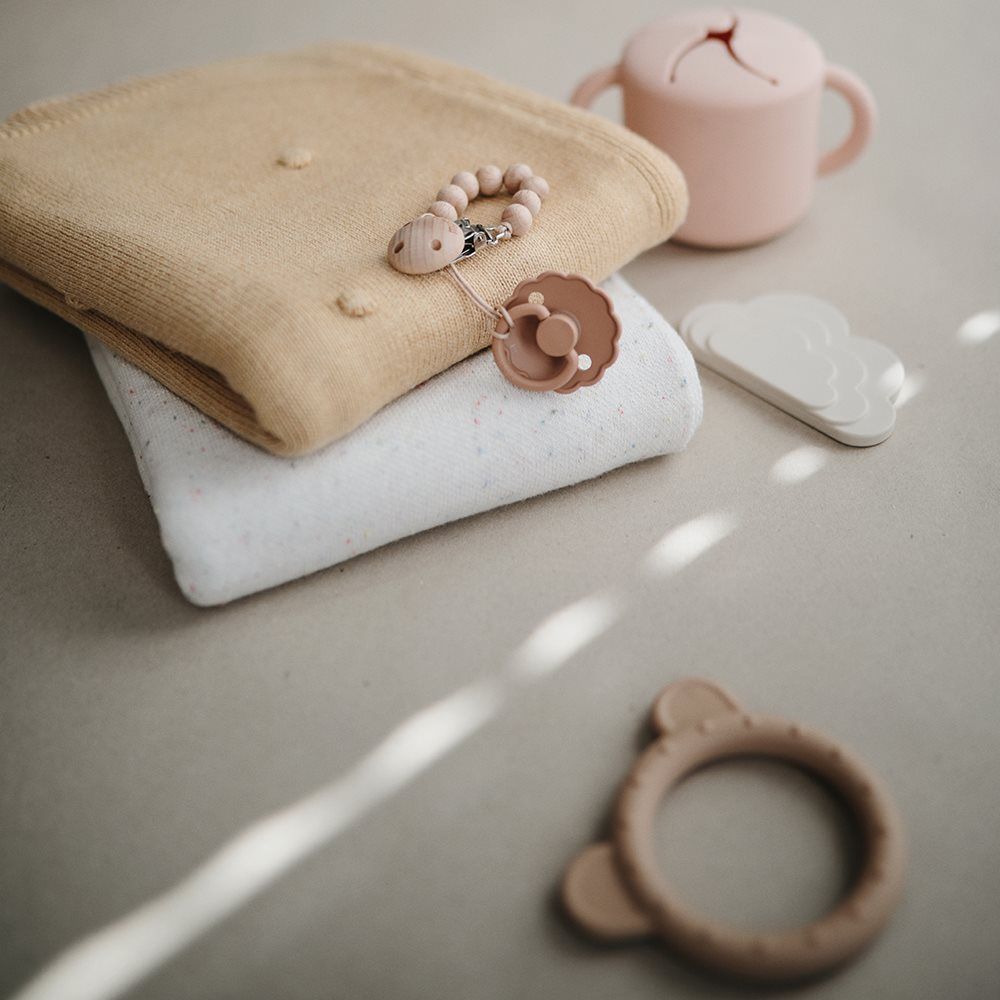 Mushie vauvan neulottu peitto, off white melange.