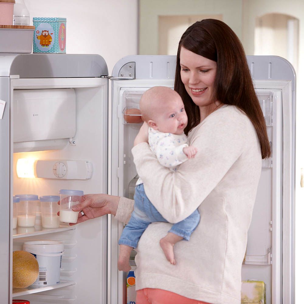 Philips Avent rintamaidon säilytyskuppeja.