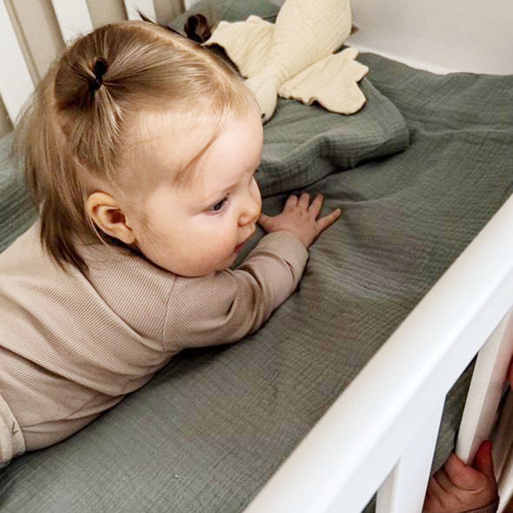Anne&Mikael harso aluslakana vauvalle, sage.