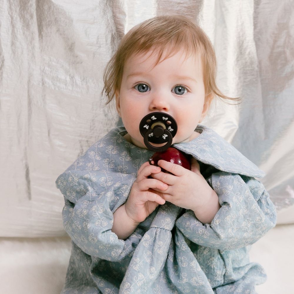 BIBS Colour Holiday Bow tutti 2-pack (koko 2), luonnonkumi - Ivory/Plum