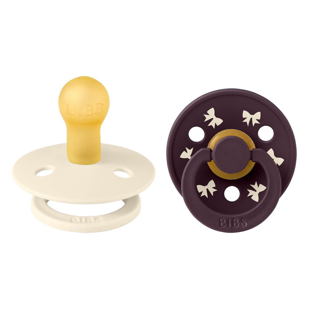 BIBS Colour Holiday Bow tutti 2-pack (koko 2), luonnonkumi - Ivory/Plum