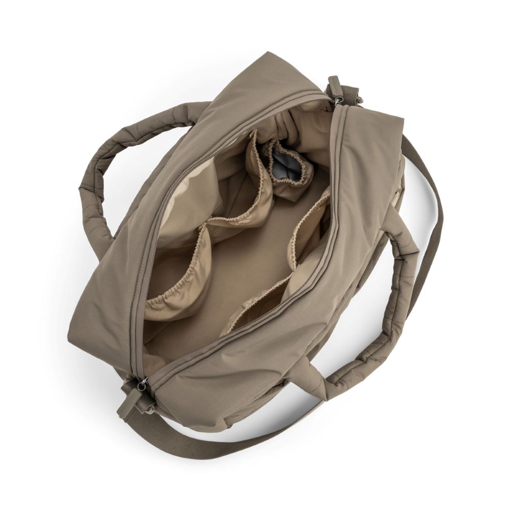 DONE BY DEER Hoitolaukku Quilted bag - Taupe