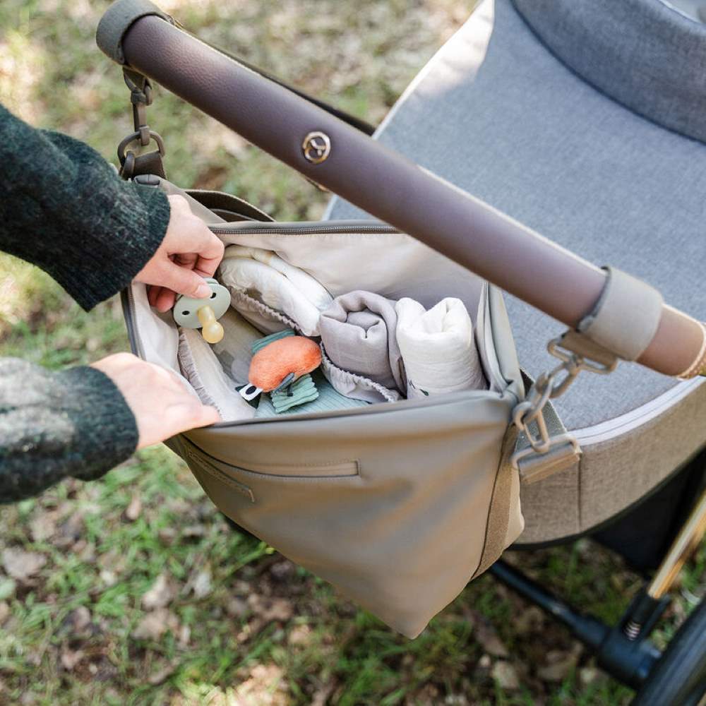 DONE BY DEER Vaunulaukku Stroller bag - Taupe
