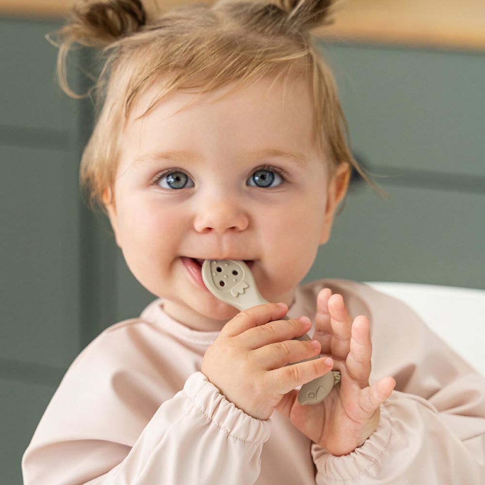 DONE BY DEER Silikoninen Stick&Stay ruokailusetti Sheepy - Powder